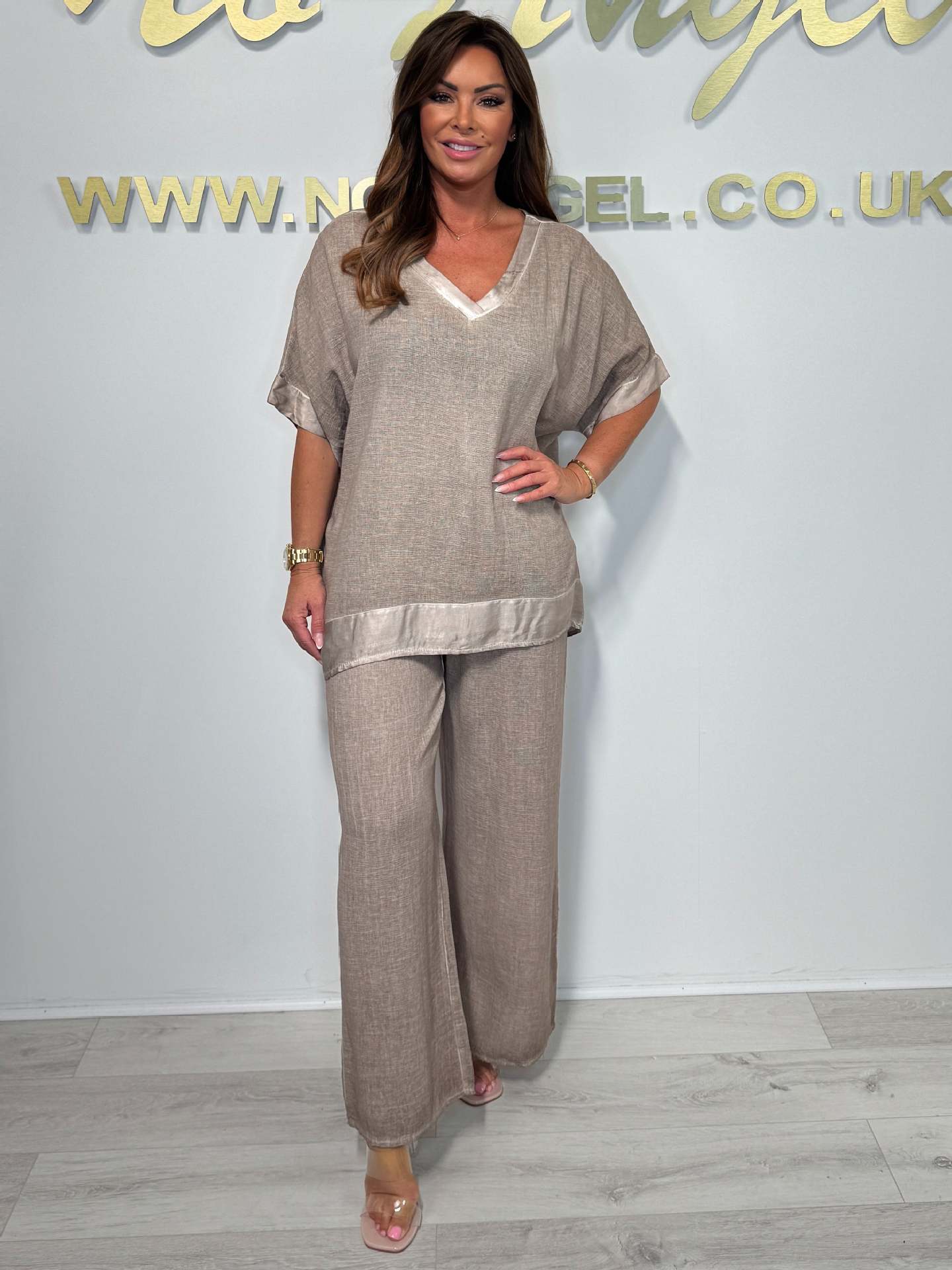 Women's casual, fashionable V-neck suit made of cotton and linen